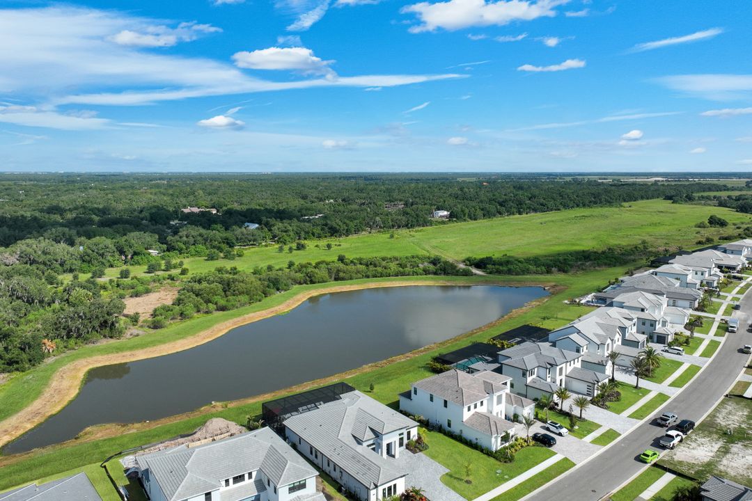 2428 Waterfront Cir, Sarasota, FL 34240