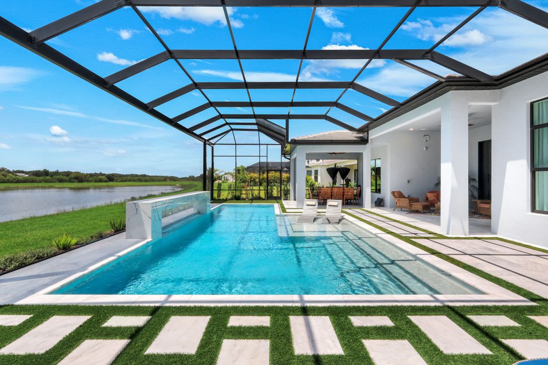 2428 Waterfront Cir, Sarasota, FL 34240