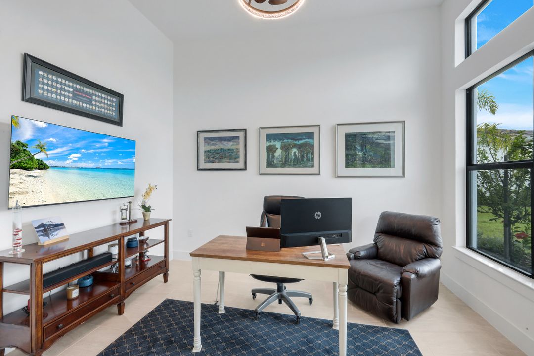 2428 Waterfront Cir, Sarasota, FL 34240