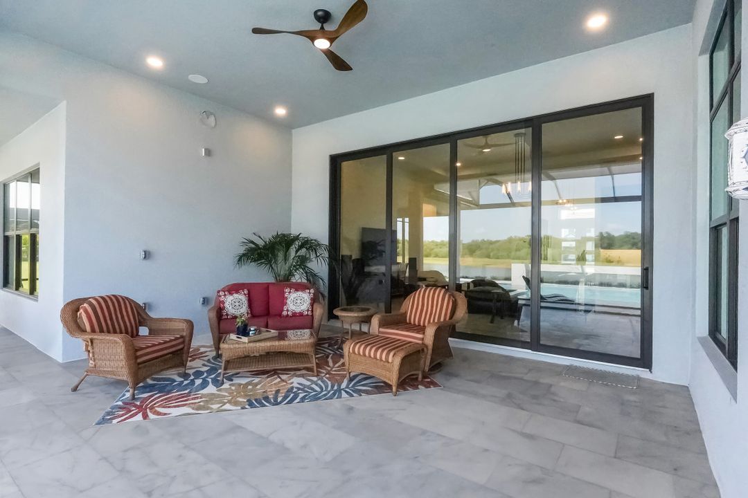 2428 Waterfront Cir, Sarasota, FL 34240
