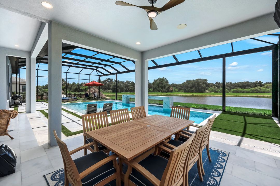 2428 Waterfront Cir, Sarasota, FL 34240