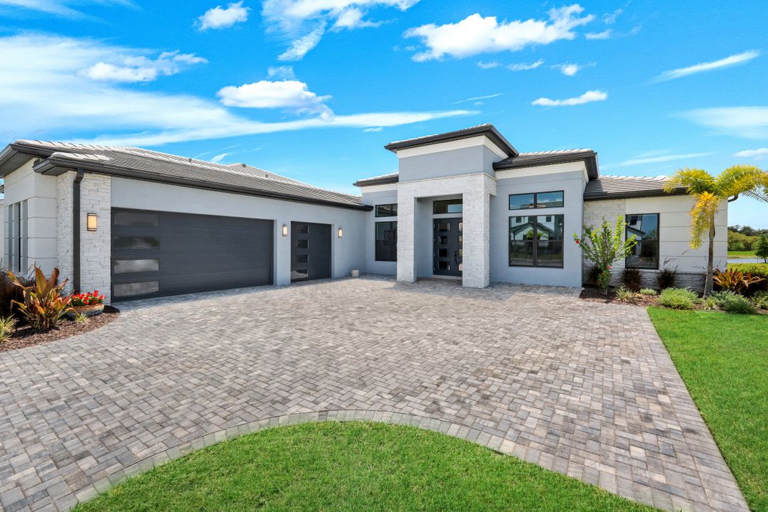 2428 Waterfront Cir, Sarasota, FL 34240