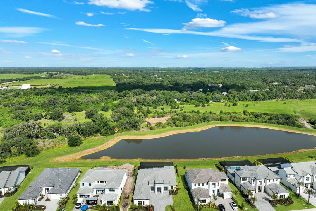 2428 Waterfront Cir, Sarasota, FL 34240