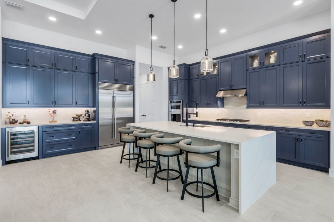 2428 Waterfront Cir, Sarasota, FL 34240