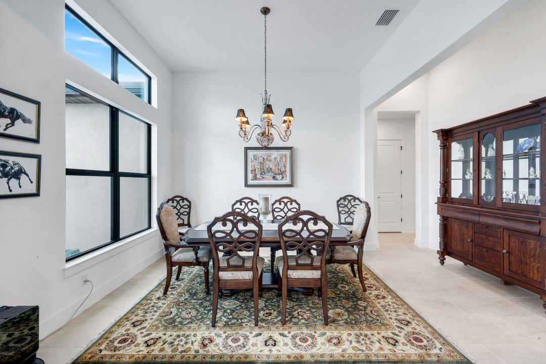 2428 Waterfront Cir, Sarasota, FL 34240