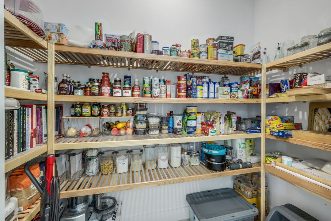 2428 Waterfront Cir, Sarasota, FL 34240