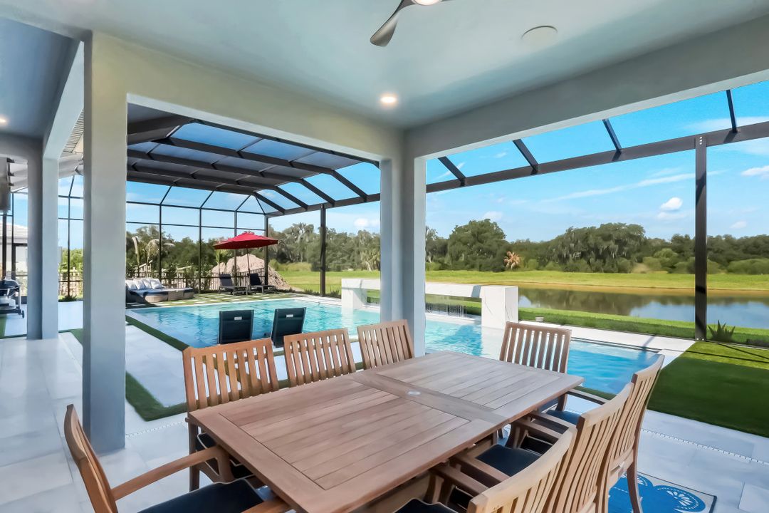 2428 Waterfront Cir, Sarasota, FL 34240