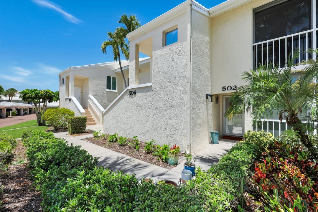 788 Willowbrook Dr #502, Naples, FL 34108