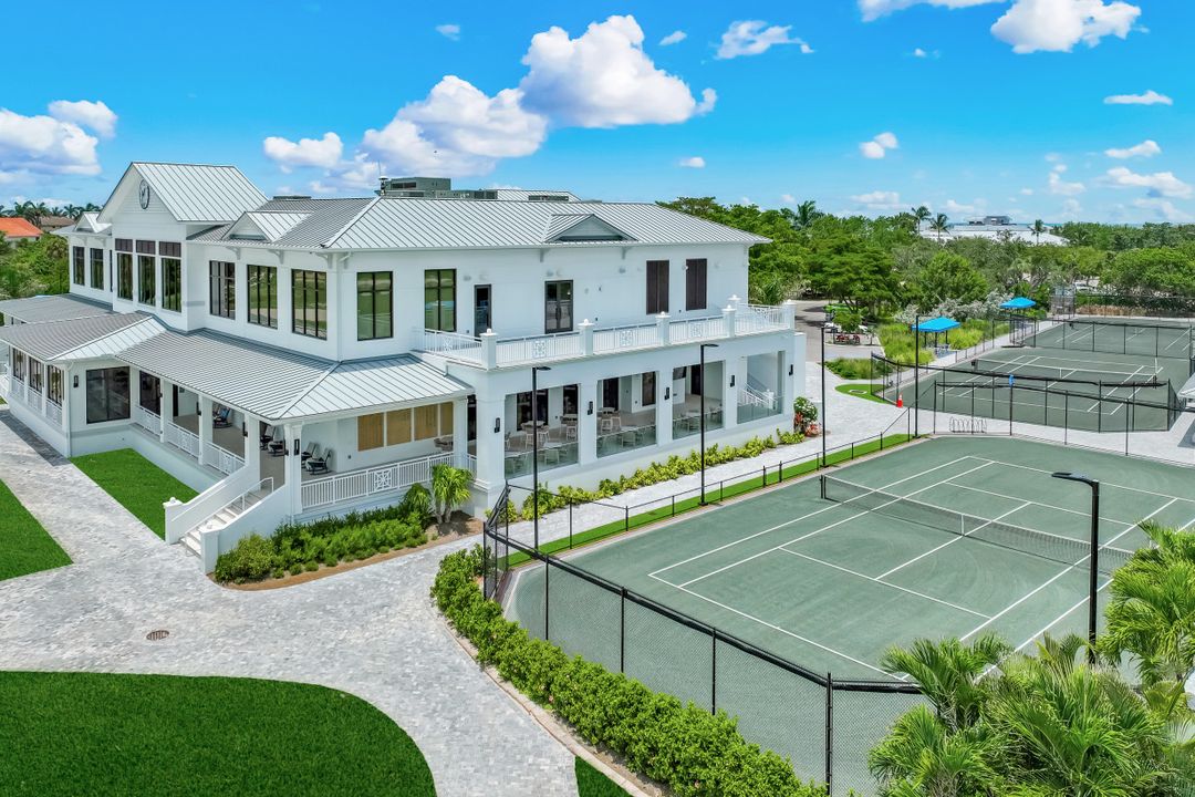 828 Hideaway Cir E #423, Marco Island, FL 34145