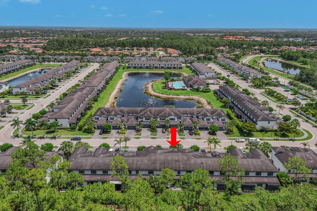 7348 Rockefeller Dr, Naples, FL 34119