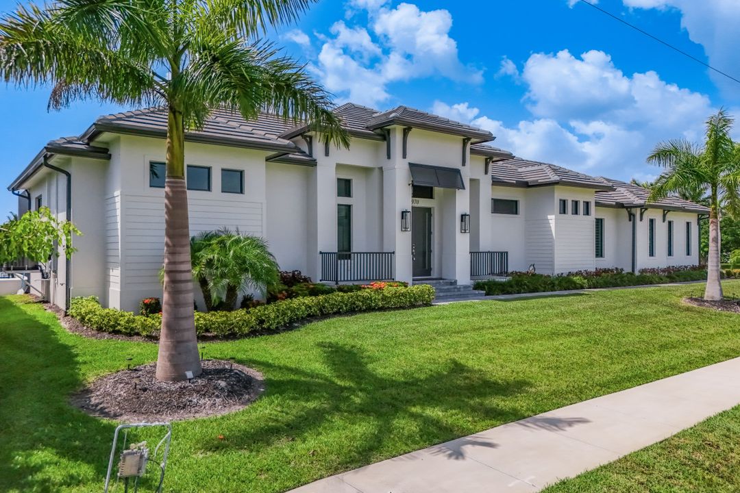 970 Goldenrod Ave, Marco Island, FL 34145