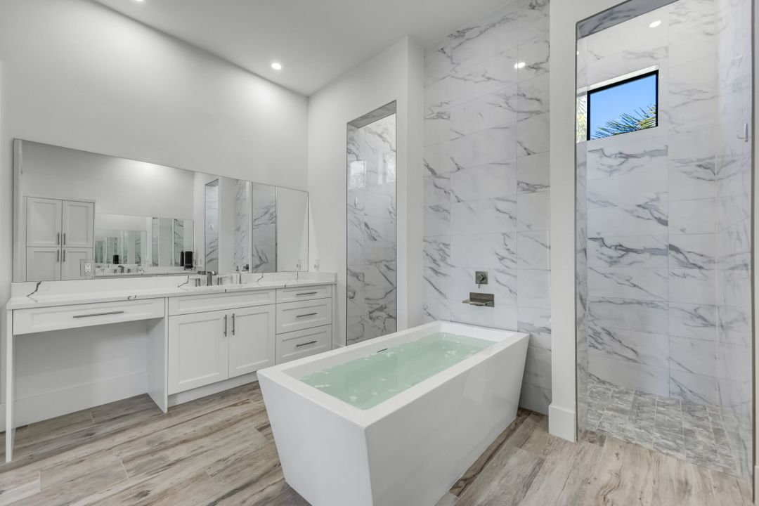 970 Goldenrod Ave, Marco Island, FL 34145