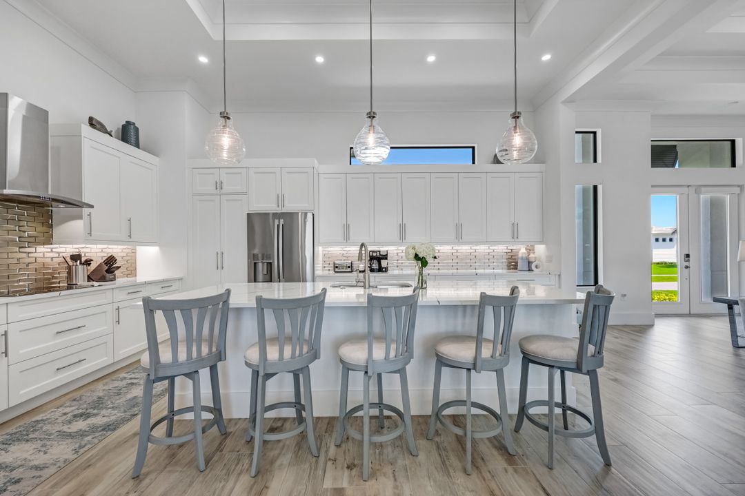 970 Goldenrod Ave, Marco Island, FL 34145