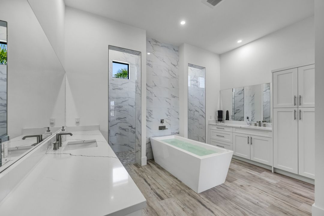 970 Goldenrod Ave, Marco Island, FL 34145