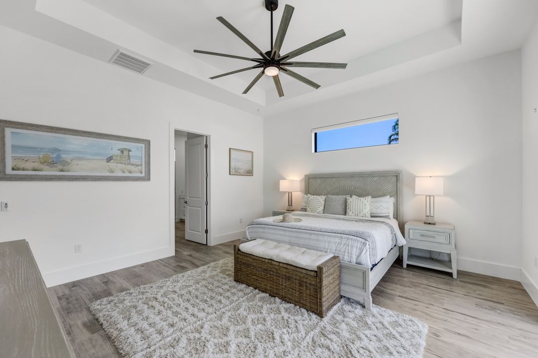 970 Goldenrod Ave, Marco Island, FL 34145