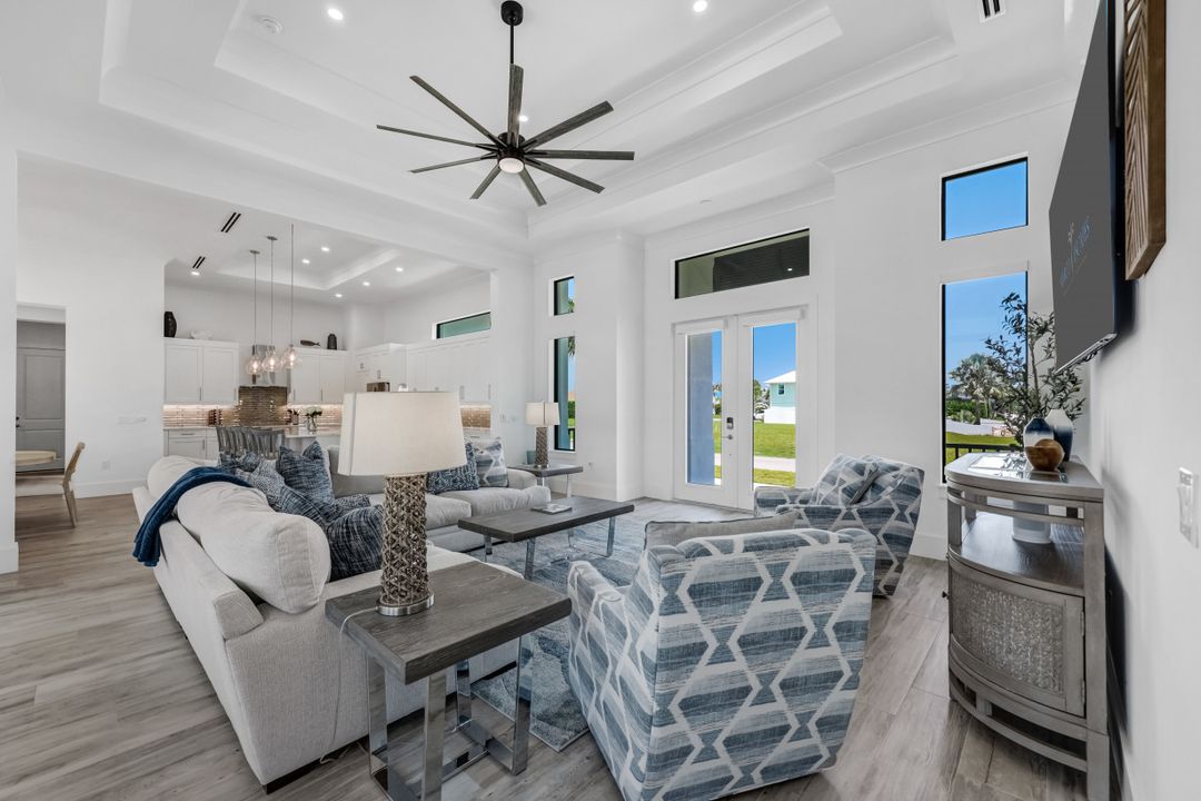 970 Goldenrod Ave, Marco Island, FL 34145