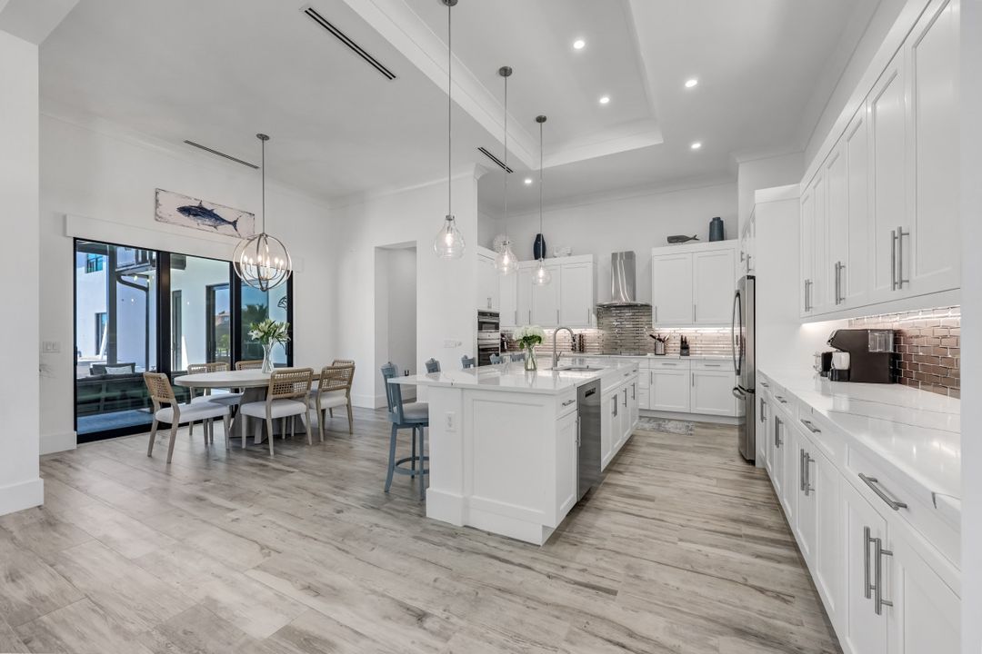970 Goldenrod Ave, Marco Island, FL 34145