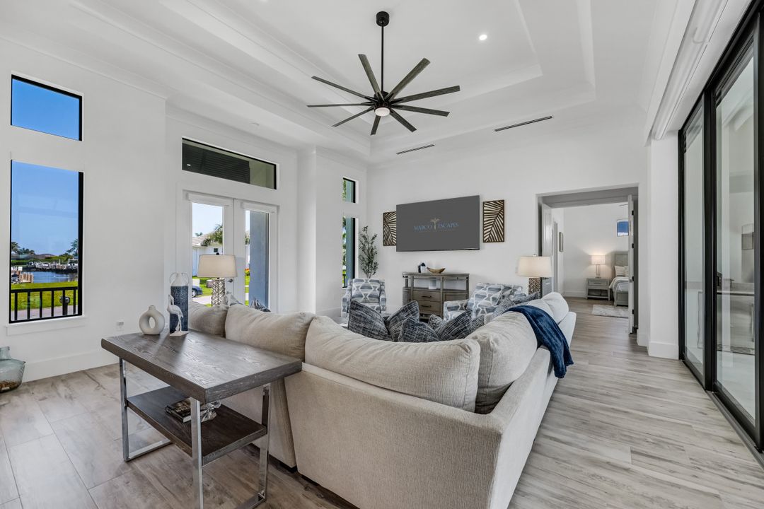 970 Goldenrod Ave, Marco Island, FL 34145