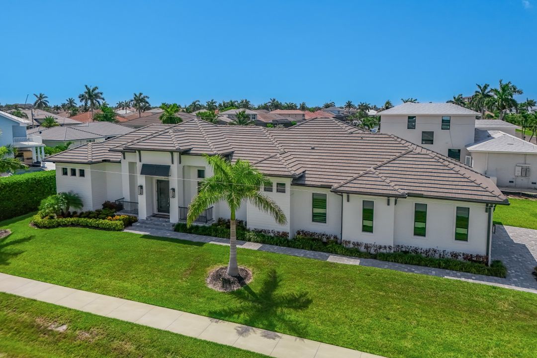 970 Goldenrod Ave, Marco Island, FL 34145