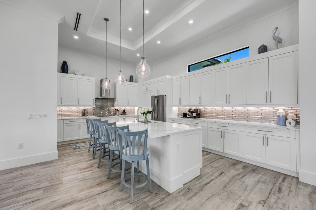 970 Goldenrod Ave, Marco Island, FL 34145