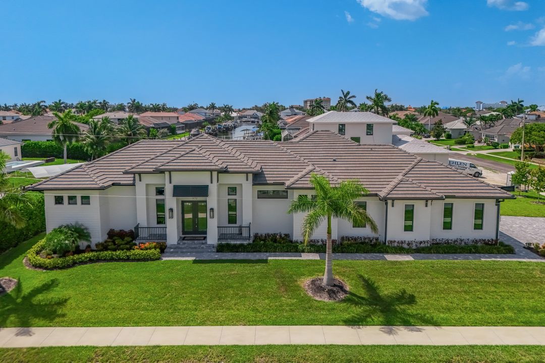 970 Goldenrod Ave, Marco Island, FL 34145