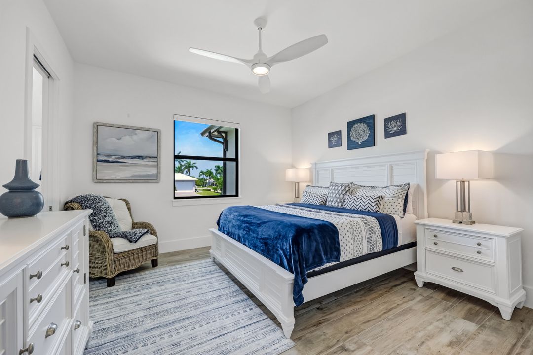 970 Goldenrod Ave, Marco Island, FL 34145
