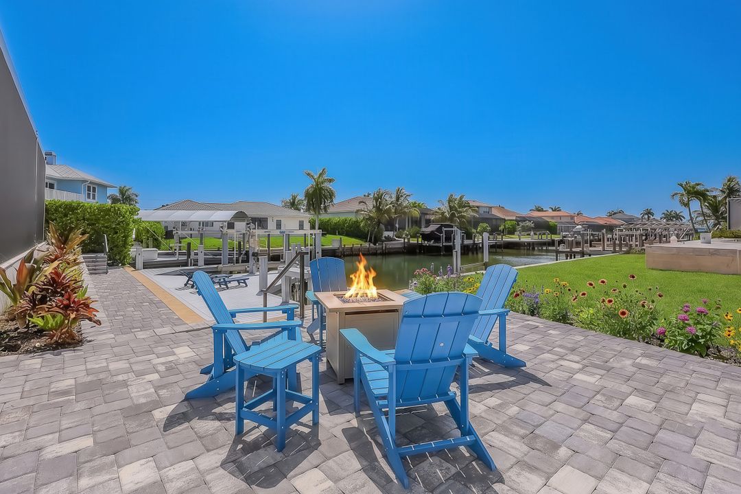 970 Goldenrod Ave, Marco Island, FL 34145