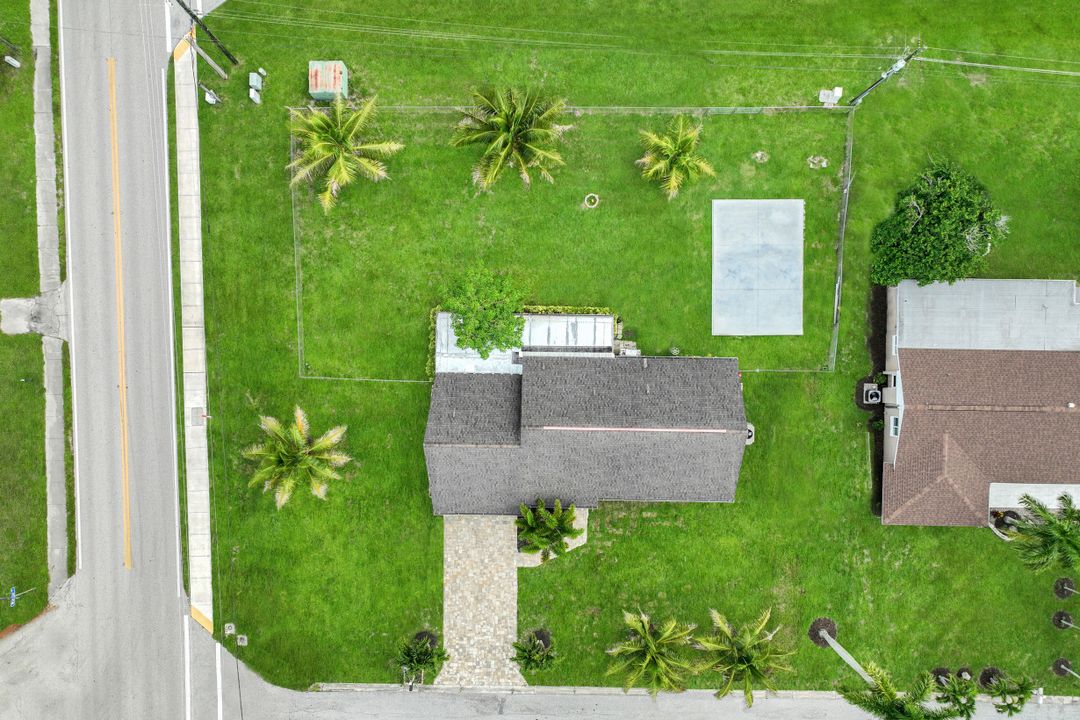 1007 Wilshire Dr, Fort Myers, FL 33919