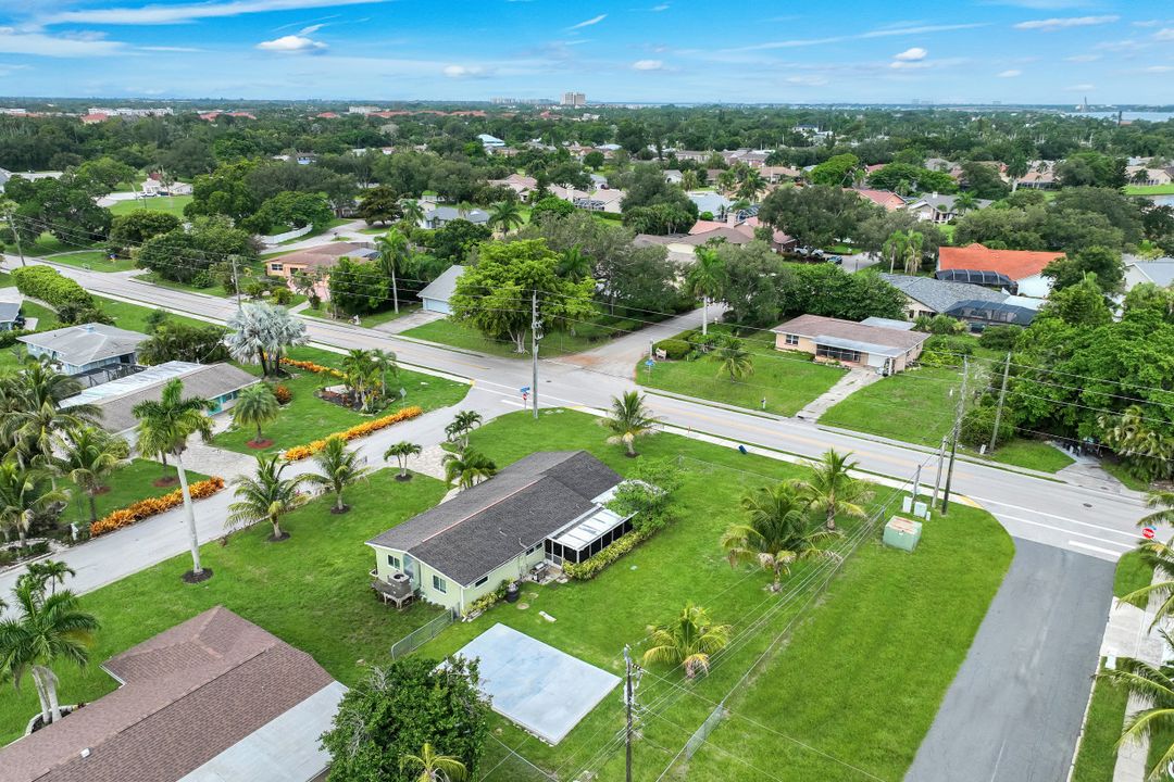 1007 Wilshire Dr, Fort Myers, FL 33919