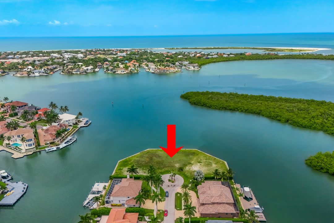 620 Rockport Ct, Marco Island, FL 34145