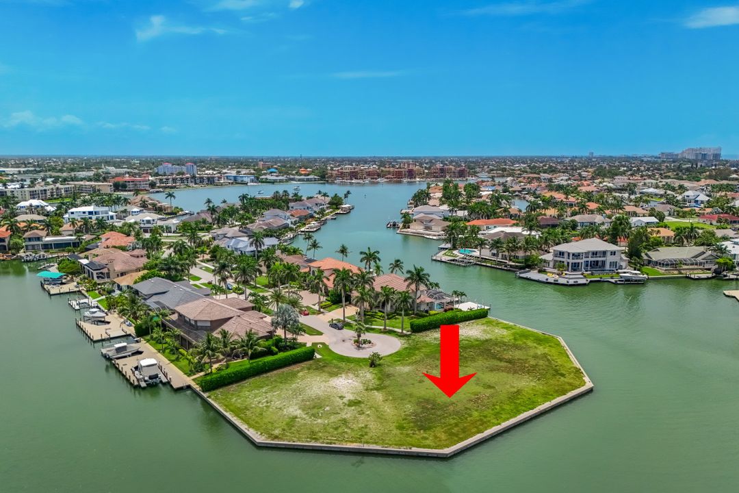 620 Rockport Ct, Marco Island, FL 34145