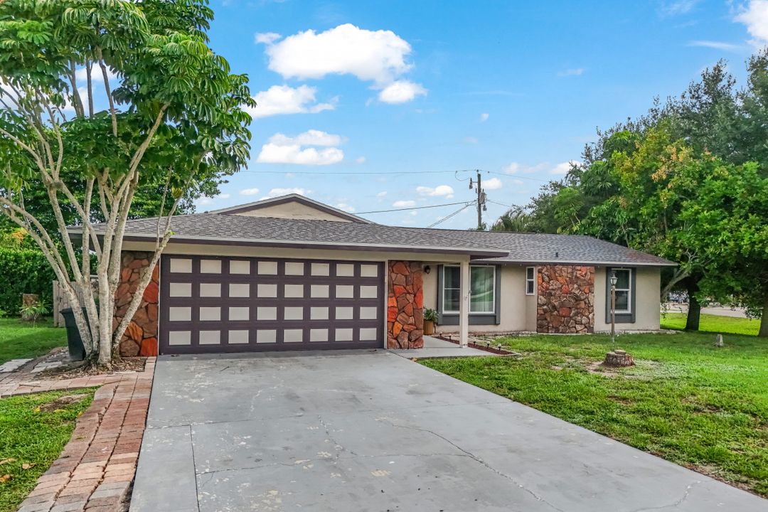 8110 Valencia Rd, Fort Myers, FL 33967