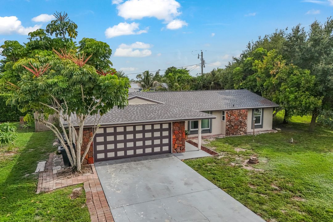 8110 Valencia Rd, Fort Myers, FL 33967