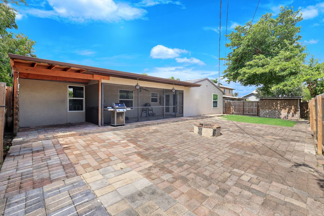 8110 Valencia Rd, Fort Myers, FL 33967