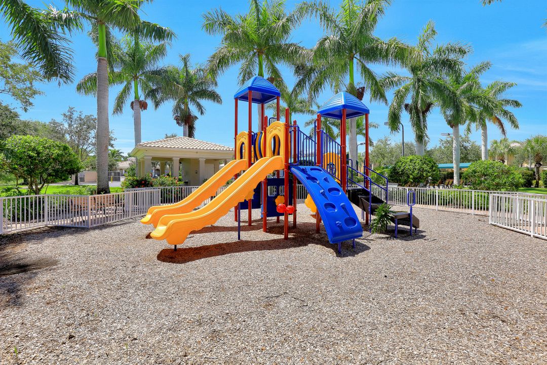 3232 Benicia Ct, Naples, FL 34109