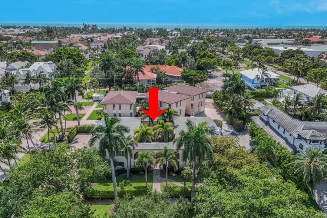 960 7th St S #105, Naples, FL 34102