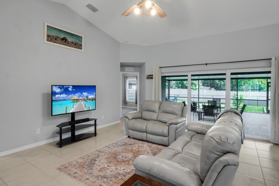 2627 SW 4th Terrace, Cape Coral, FL 33991