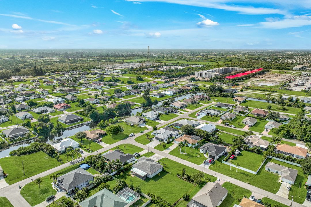 2627 SW 4th Terrace, Cape Coral, FL 33991