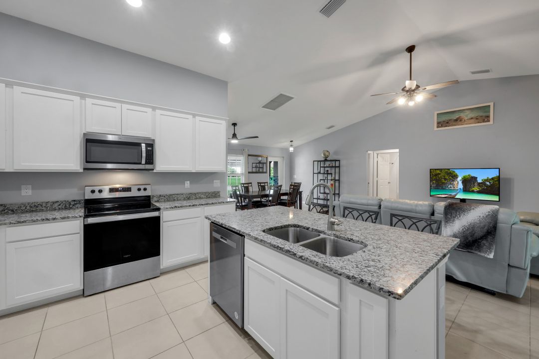 2627 SW 4th Terrace, Cape Coral, FL 33991