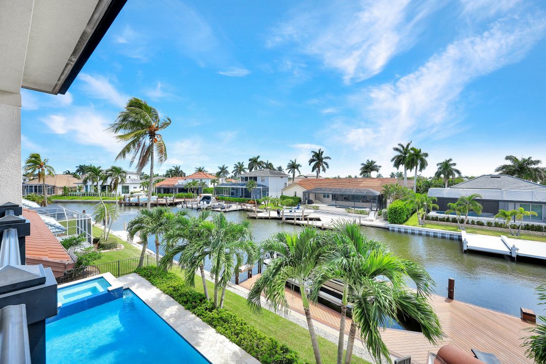 172 Hollyhock Ct, Marco Island, FL 34145