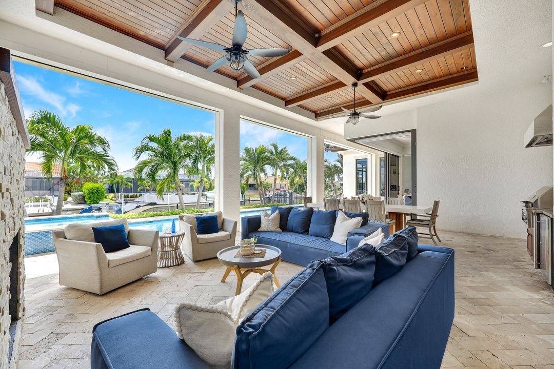 172 Hollyhock Ct, Marco Island, FL 34145