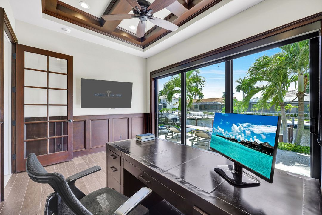 172 Hollyhock Ct, Marco Island, FL 34145