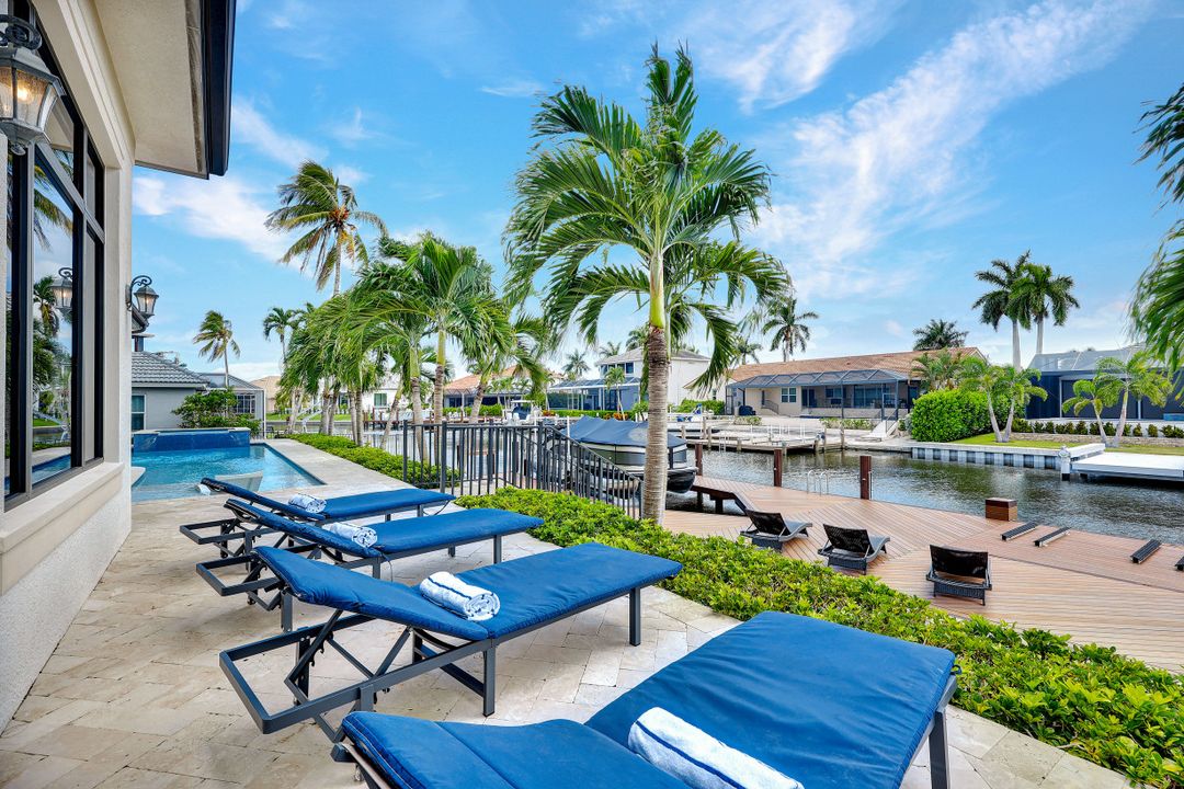 172 Hollyhock Ct, Marco Island, FL 34145