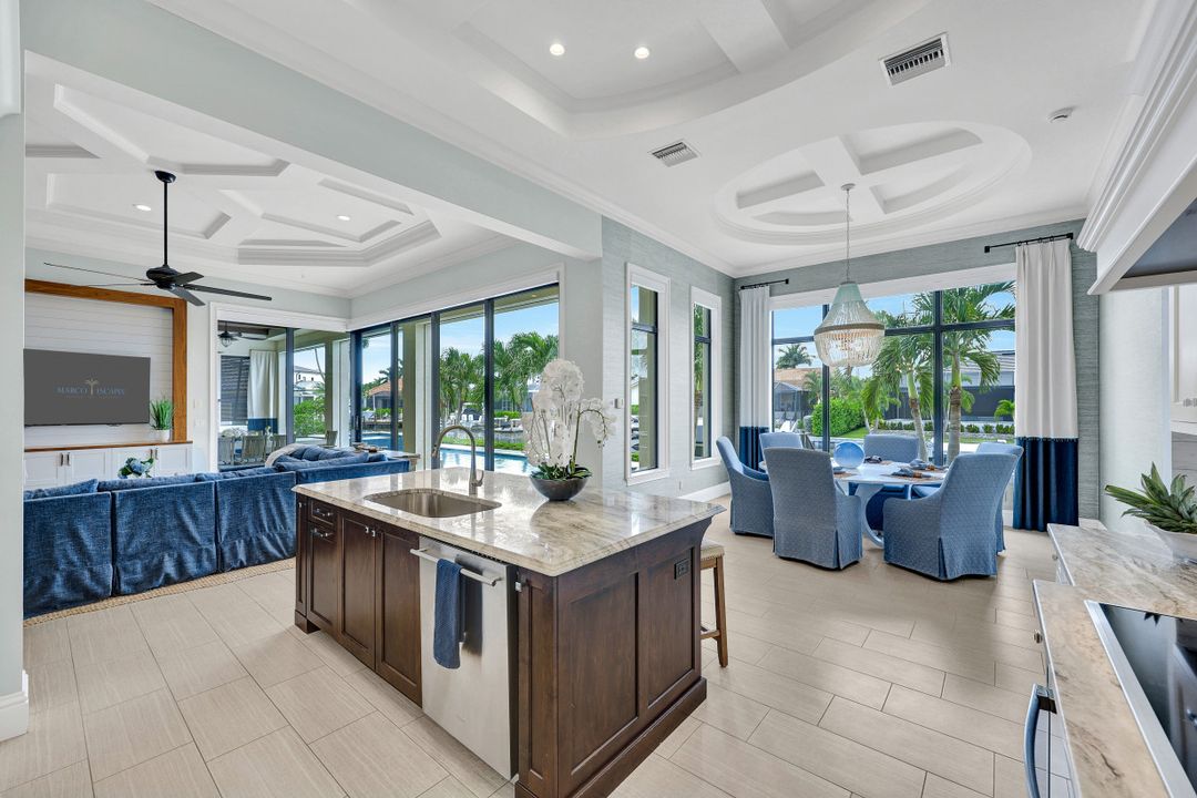 172 Hollyhock Ct, Marco Island, FL 34145