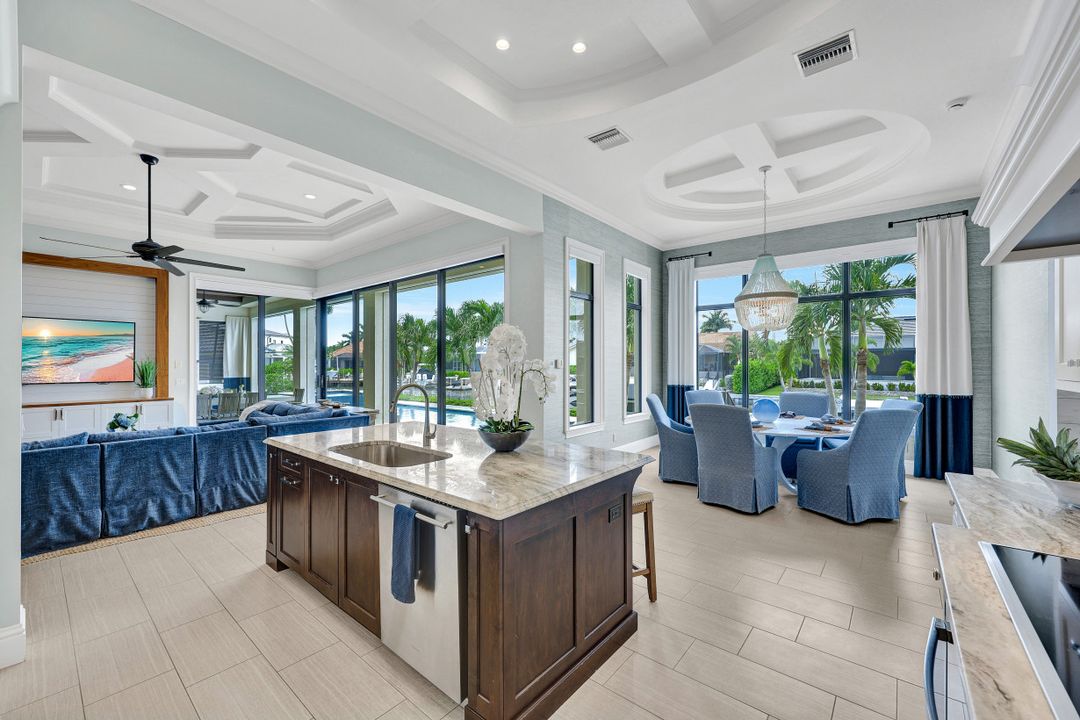 172 Hollyhock Ct, Marco Island, FL 34145
