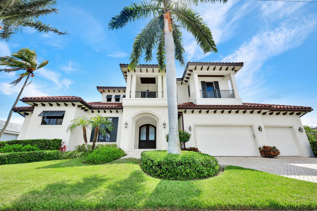 172 Hollyhock Ct, Marco Island, FL 34145