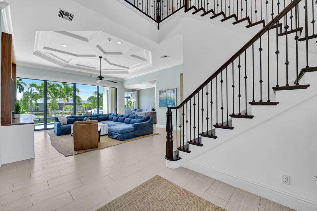 172 Hollyhock Ct, Marco Island, FL 34145
