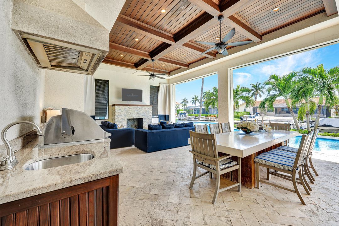 172 Hollyhock Ct, Marco Island, FL 34145