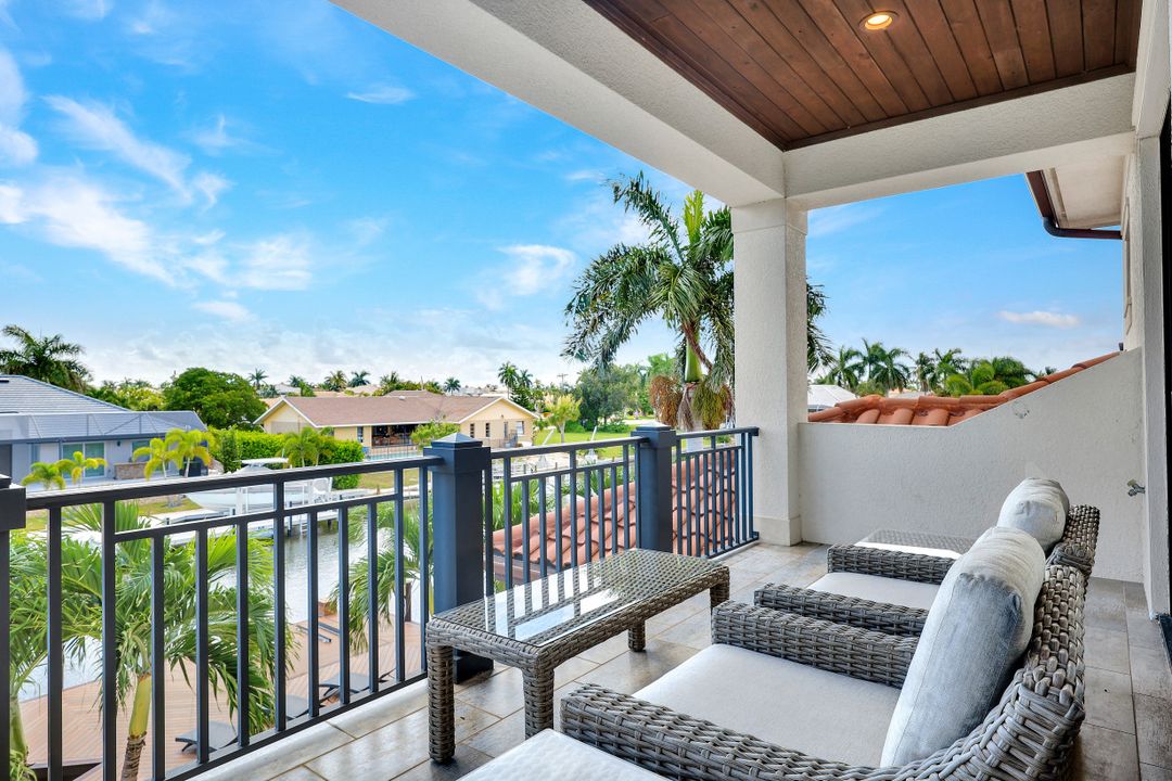 172 Hollyhock Ct, Marco Island, FL 34145