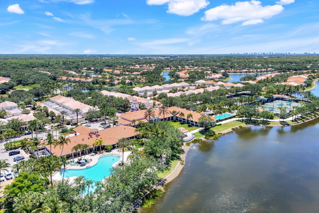 4922 Kingston Way, Naples, FL 34119